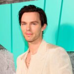 николас холт